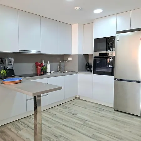 Апартаменти Penthouse-pool-jacuzzi-gym-sauna- Pmt41 *