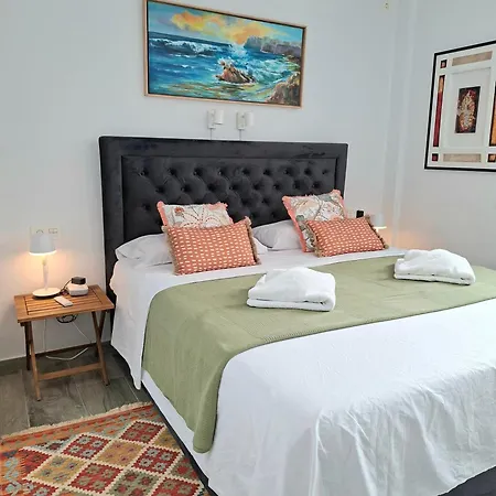 Penthouse-pool-jacuzzi-gym-sauna- Pmt41 *