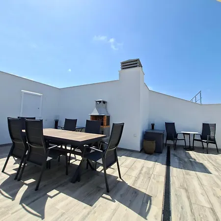 Penthouse-pool-jacuzzi-gym-sauna- Pmt41