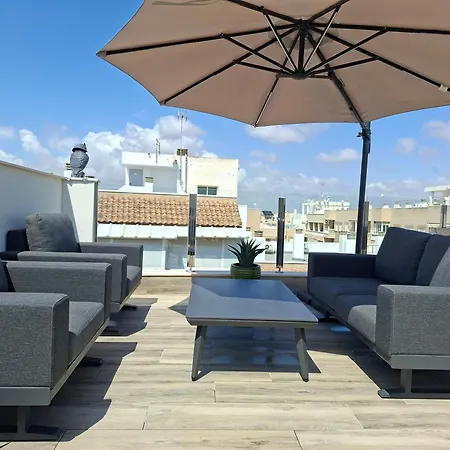 Penthouse-pool-jacuzzi-gym-sauna- Pmt41 *