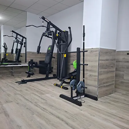 Penthouse-pool-jacuzzi-gym-sauna- Pmt41 *