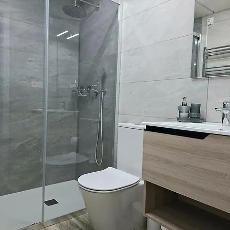 Penthouse-pool-jacuzzi-gym-sauna- Pmt41