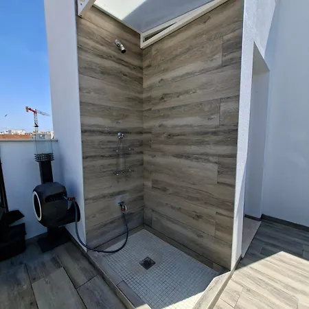 Penthouse-pool-jacuzzi-gym-sauna- Pmt41 Апартаменти